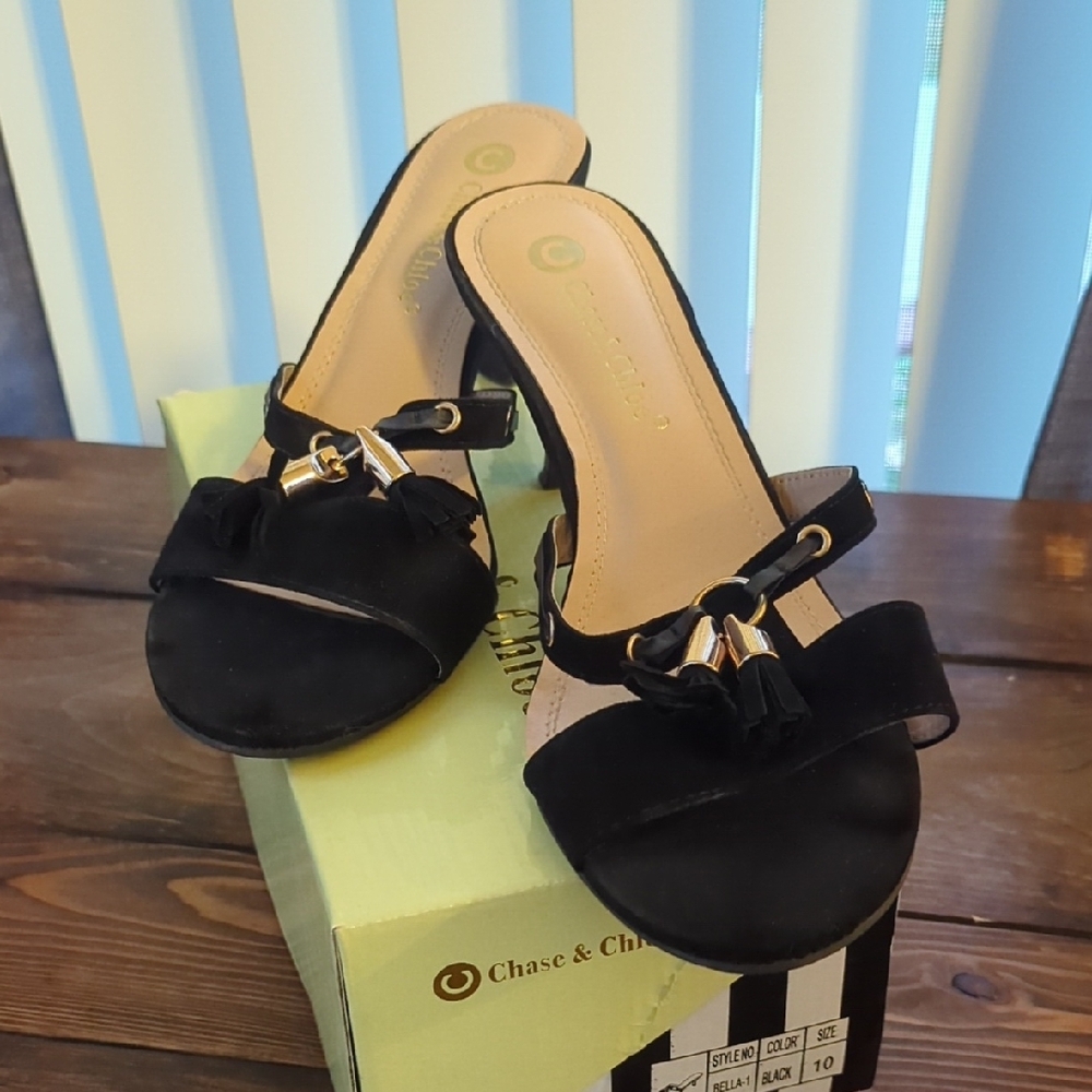 Chase + Chloe Black Women's Sandals